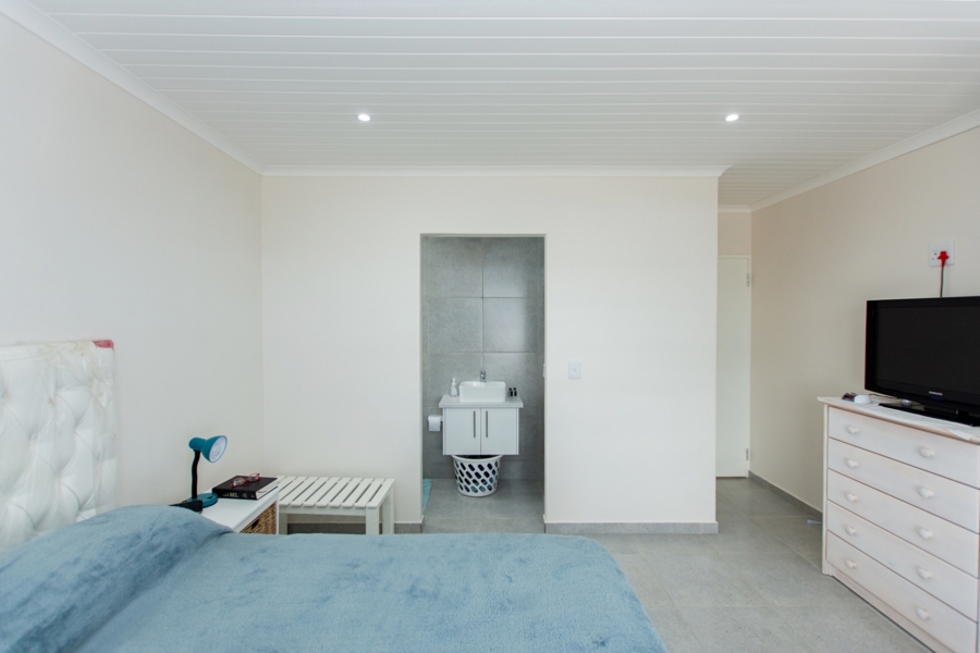 2 Bedroom Property for Sale in Harbour Lights Western Cape